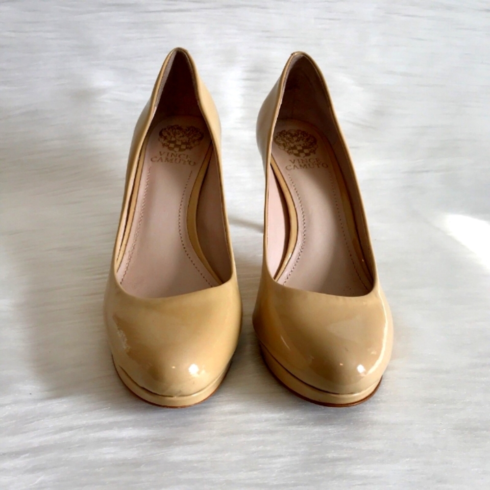 VINCE CAMUTO WOMEN'S PLATFORM PUMPS BEIG PATENT LEATHER SHOES